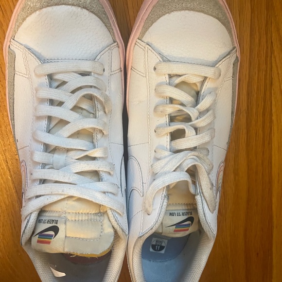 Nike shoes - Picture 5 of 6